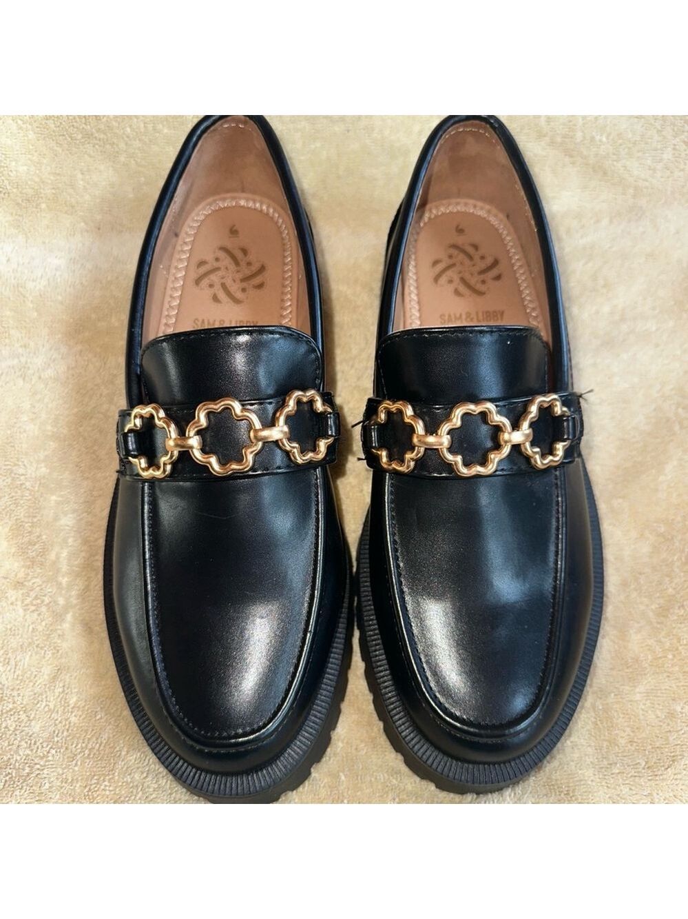 NWOT Women’s Size 6 SAM & LIBBY Chunky Black Rylan Loafers Gold Chain Accent